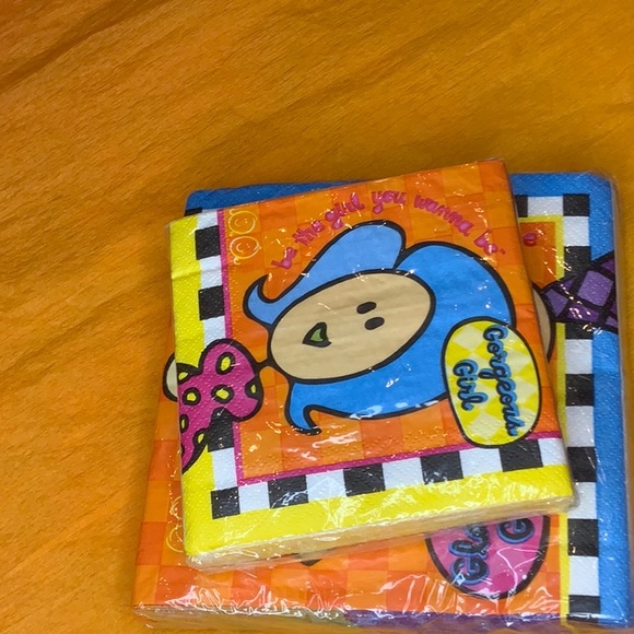 2 Grrrls napkins - Picture 2 of 4